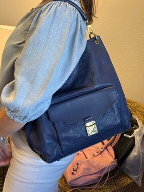 💯Auth. Louis Vuitton in RARE Marine Blue Monogram Empreinte Métis Shoulder Hobo